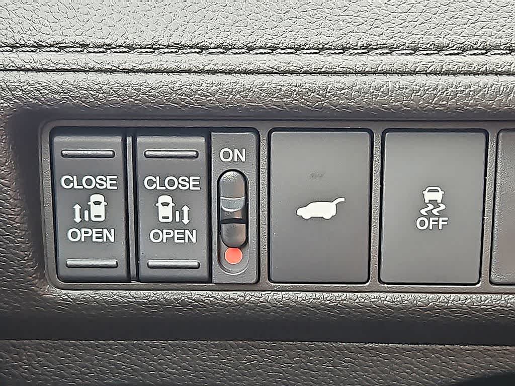 Thumbnail: 2026 Honda Odyssey - 17