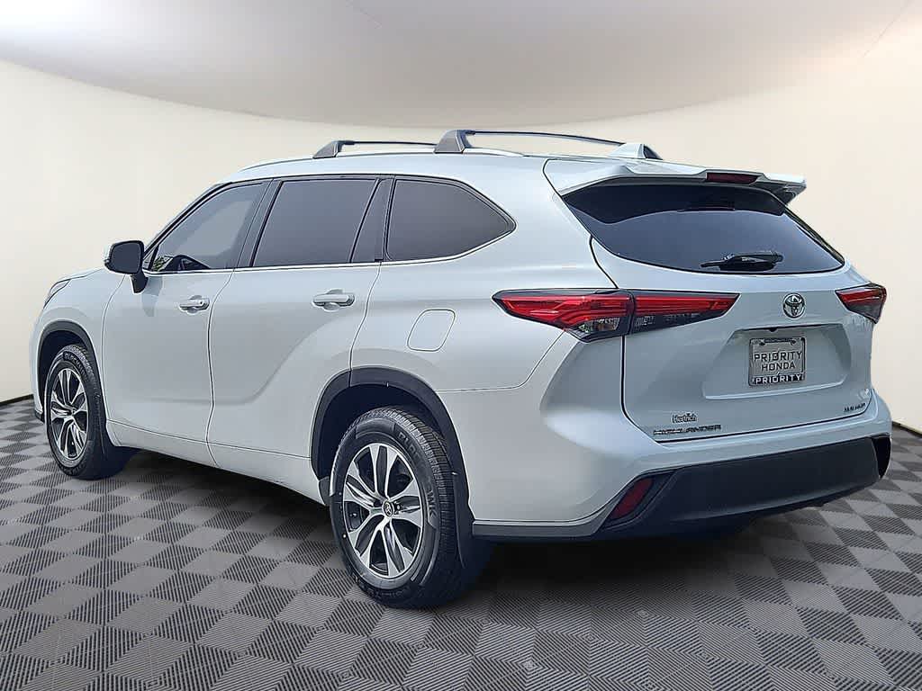 Thumbnail: 2022 Toyota Highlander - 6
