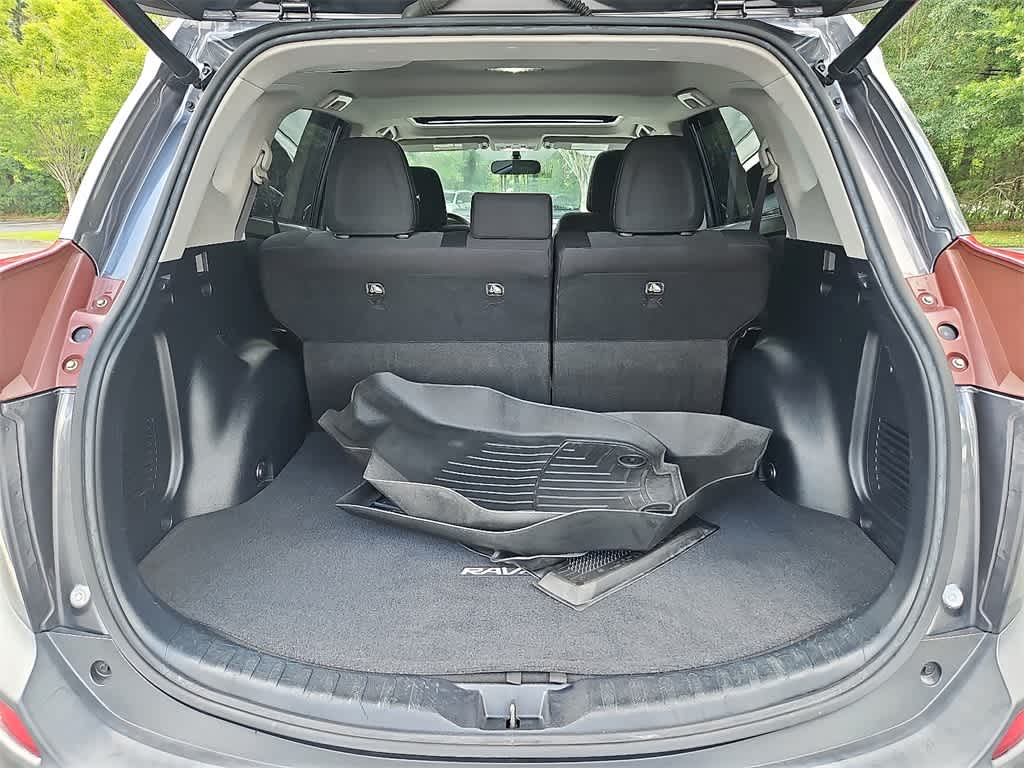 Thumbnail: 2015 Toyota RAV4 - 29