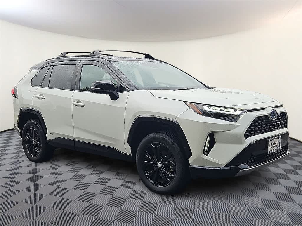 Thumbnail: 2022 Toyota RAV4 - 3