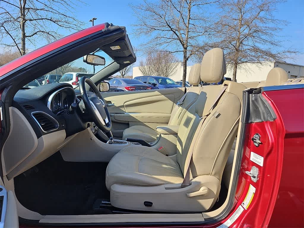 Thumbnail: 2011 Chrysler 200 - 12