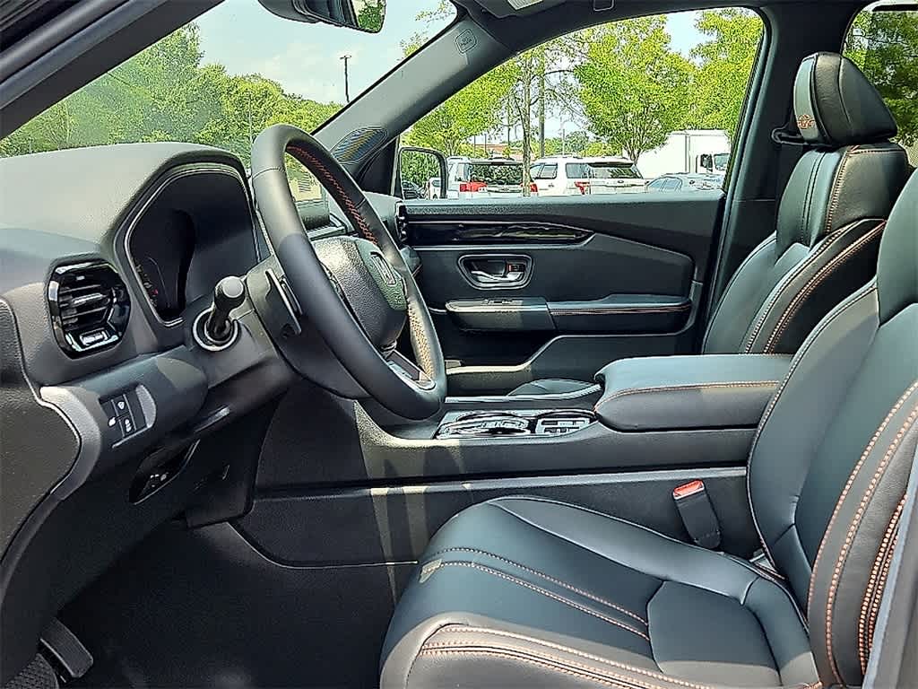 Thumbnail: 2025 Honda Pilot - 10
