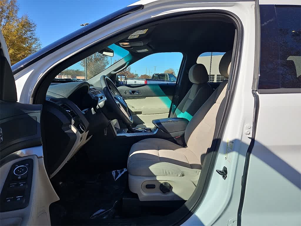 Thumbnail: 2014 Ford Explorer - 13