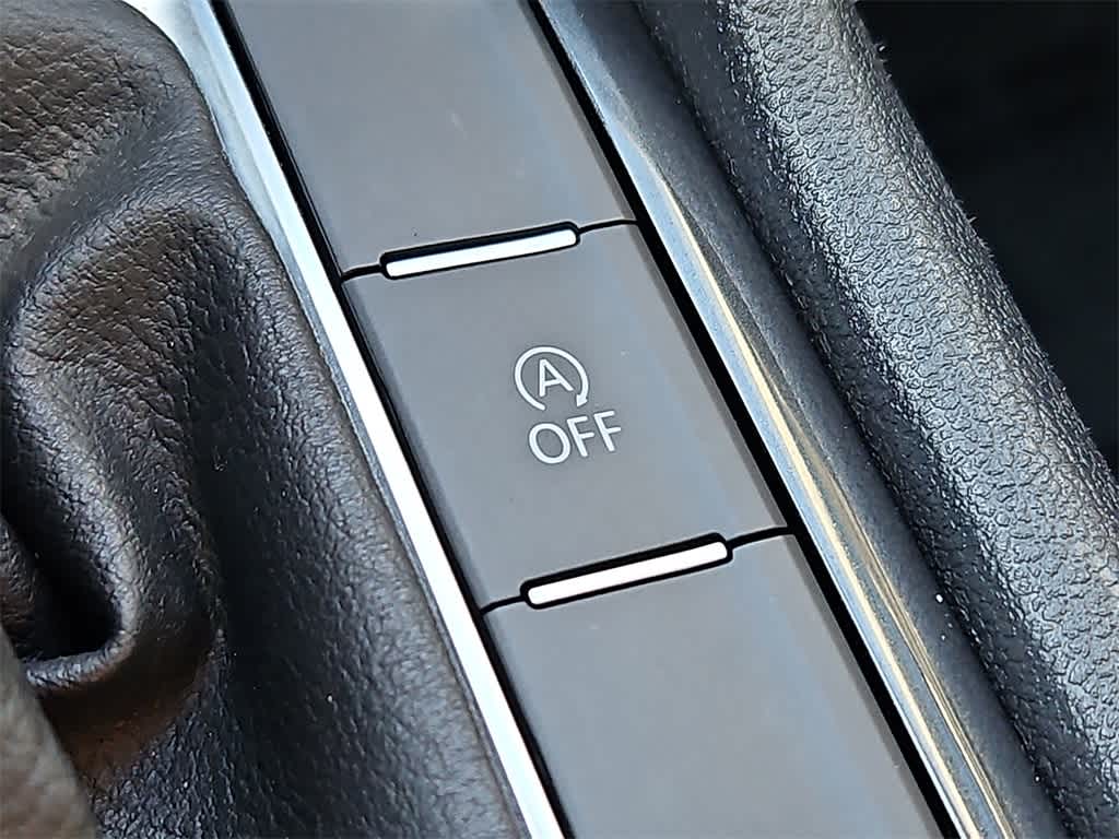 Thumbnail: 2022 Volkswagen Tiguan - 21