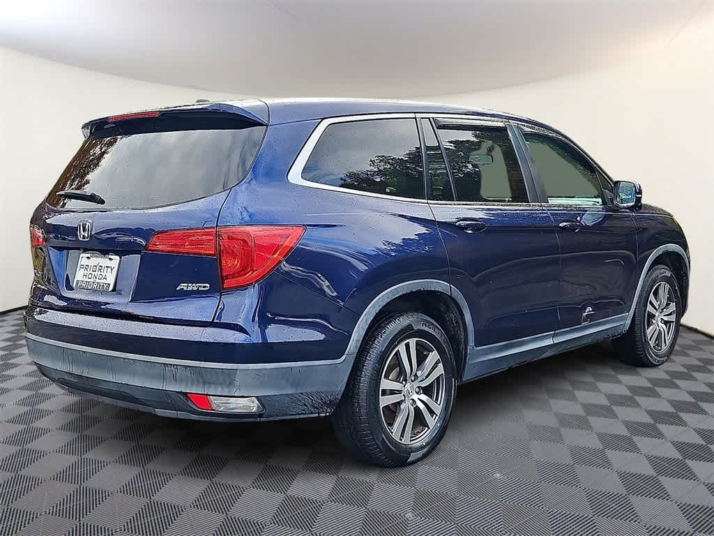 Thumbnail: 2017 Honda Pilot - 4