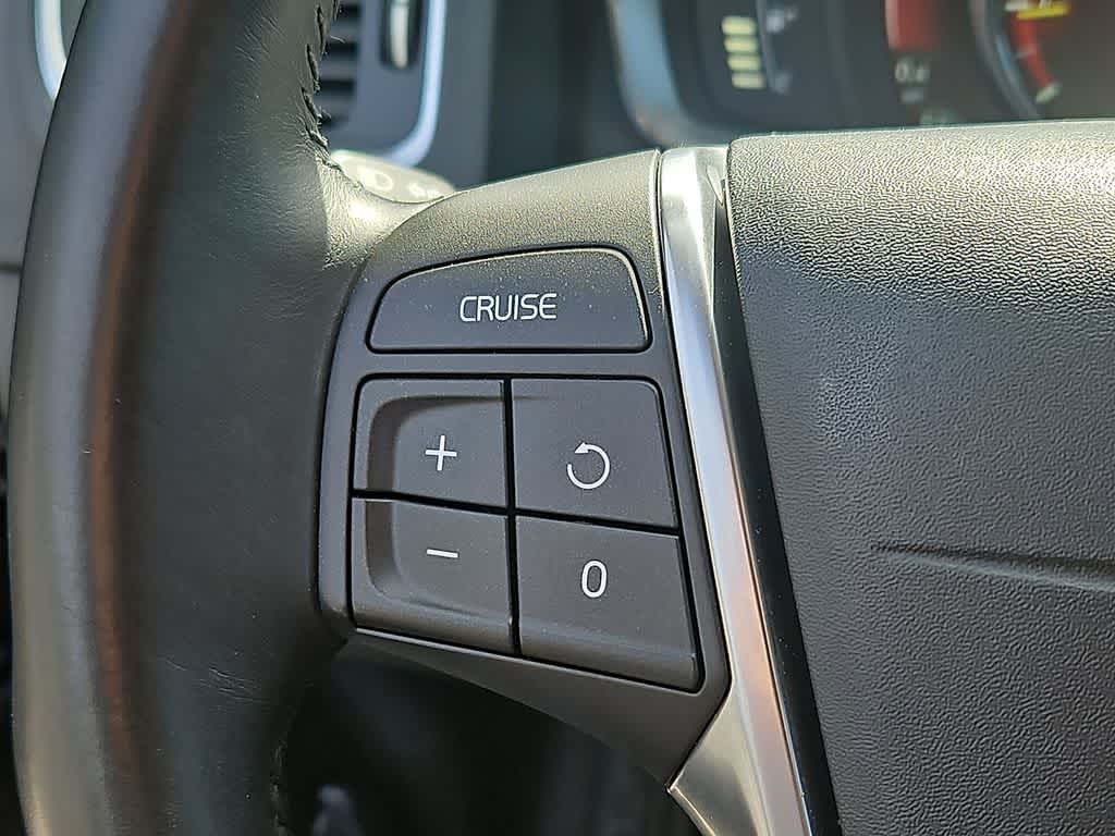 Thumbnail: 2015 Volvo V60 - 19