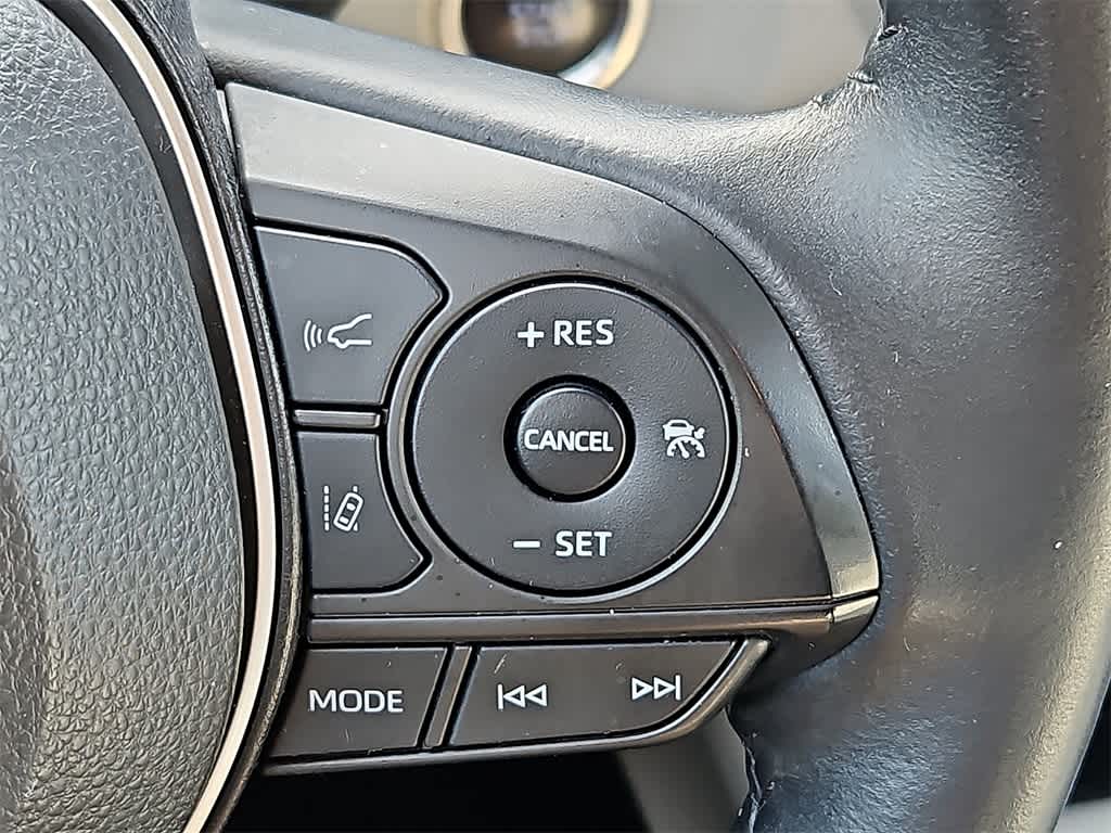 Thumbnail: 2022 Toyota Corolla Cross - 18