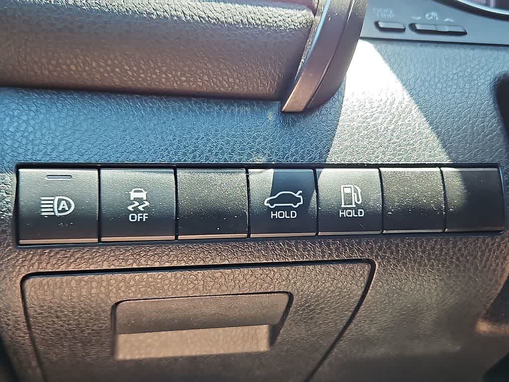 Thumbnail: 2020 Toyota Camry - 23