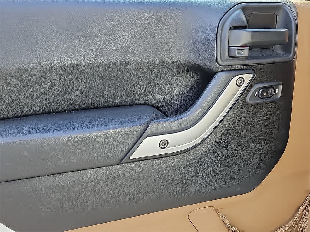 Thumbnail: 2013 Jeep Wrangler - 11