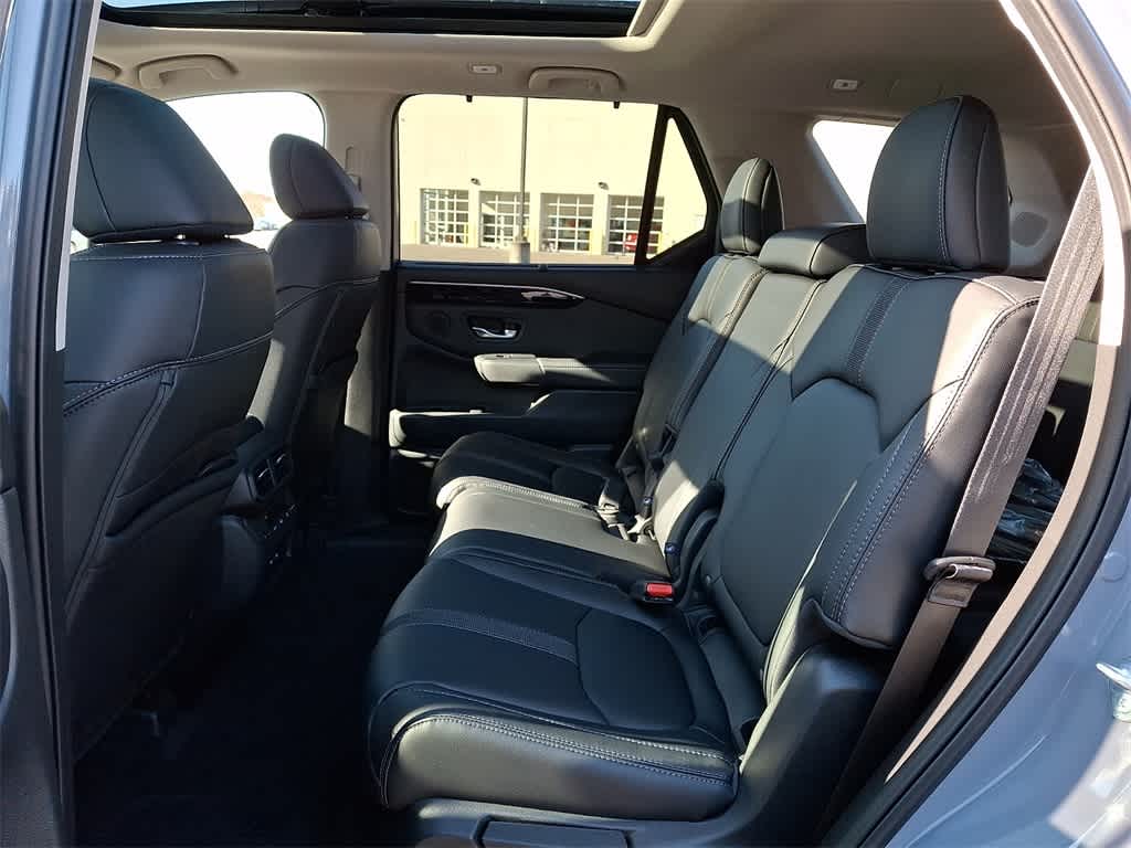 Thumbnail: 2025 Honda Pilot - 8