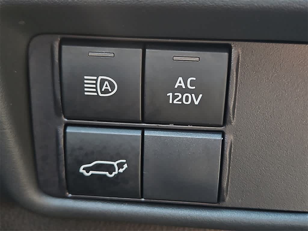 Thumbnail: 2022 Toyota Highlander - 25