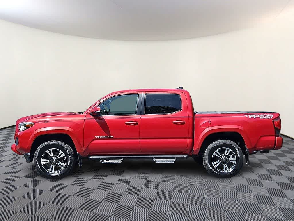 Thumbnail: 2018 Toyota Tacoma - 7