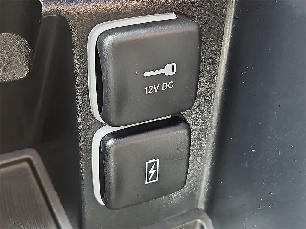 Thumbnail: 2023 Chrysler Pacifica - 24