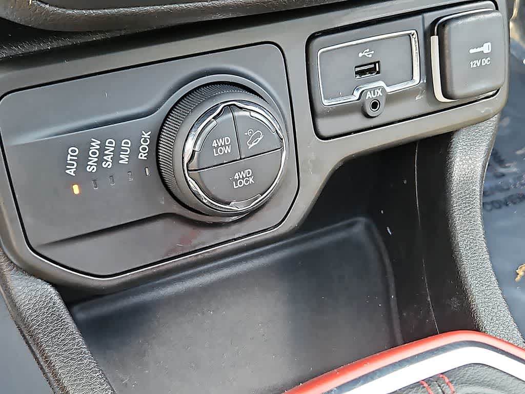 Thumbnail: 2018 Jeep Renegade - 25