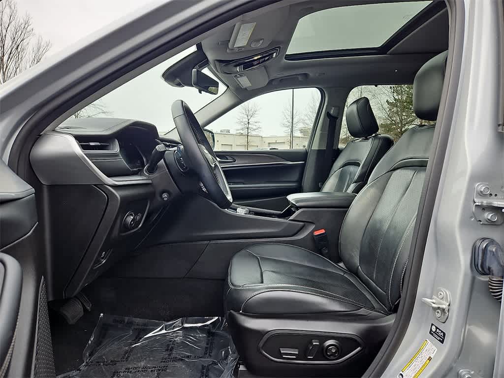 Thumbnail: 2022 Jeep Grand Cherokee - 14