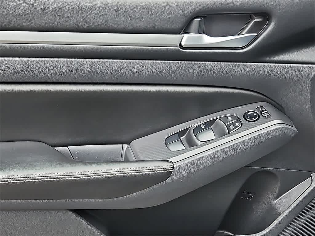 Thumbnail: 2022 Nissan Altima - 12