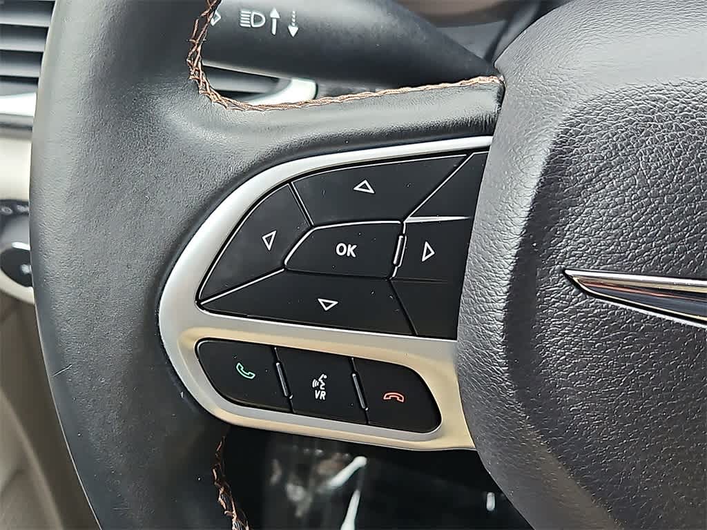 Thumbnail: 2018 Chrysler Pacifica - 20