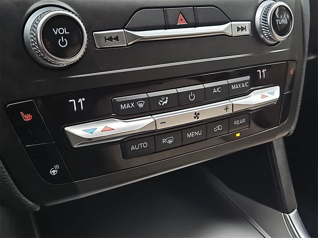 Thumbnail: 2020 Ford Explorer - 14