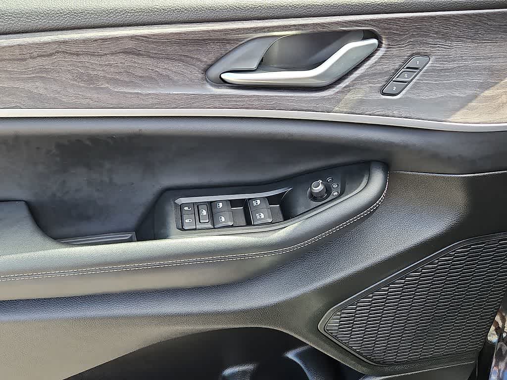 Thumbnail: 2023 Jeep Grand Cherokee - 13