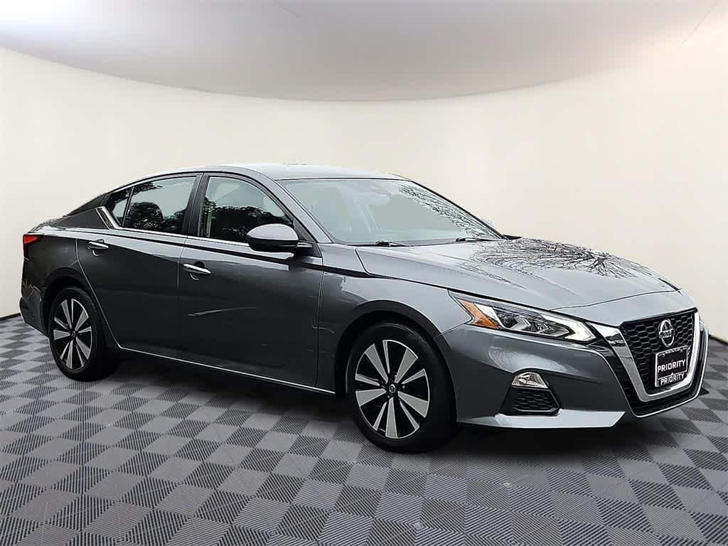 Thumbnail: 2022 Nissan Altima - 3