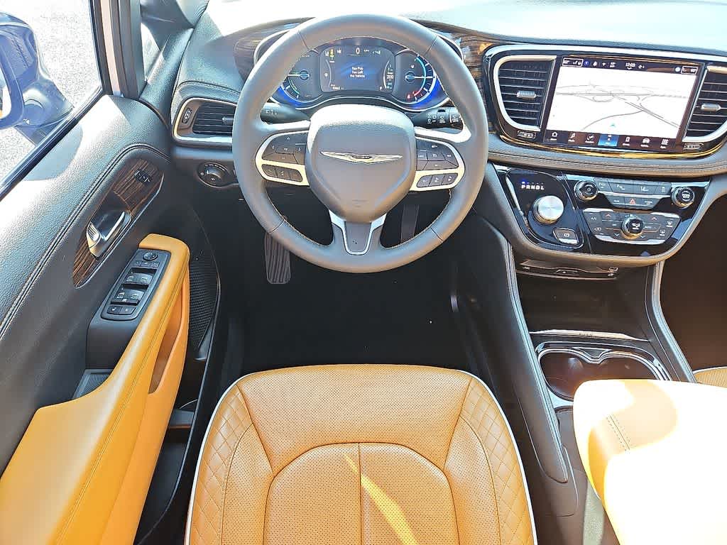 Thumbnail: 2023 Chrysler Pacifica - 9