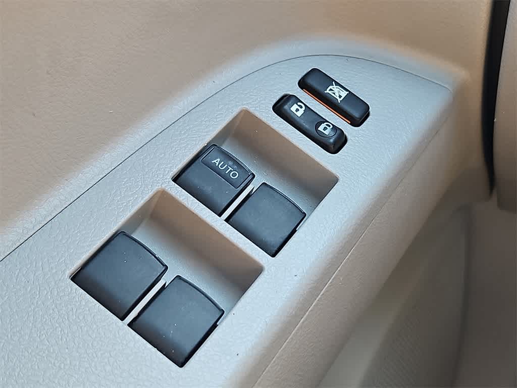 Thumbnail: 2008 Toyota Highlander - 25
