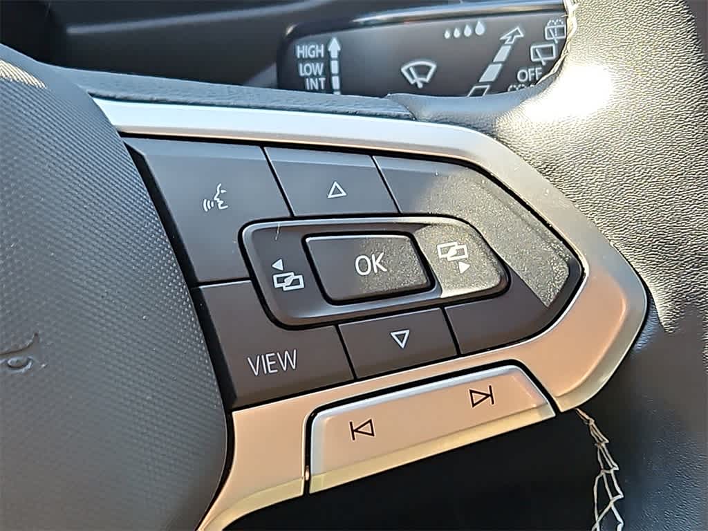 Thumbnail: 2022 Volkswagen Tiguan - 19