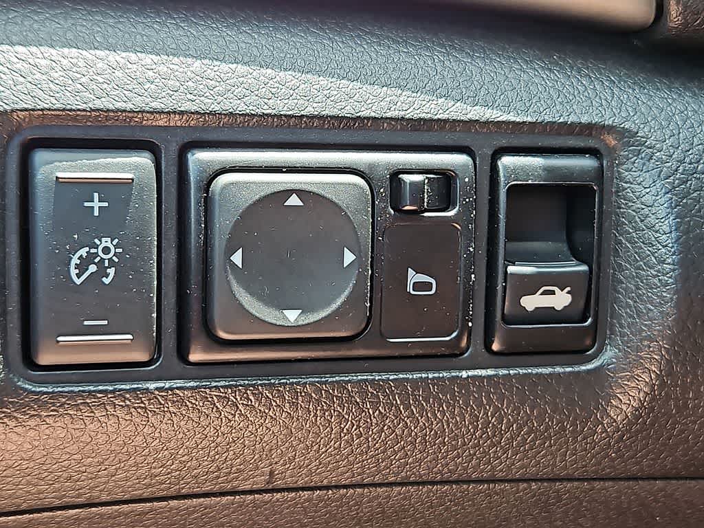 Thumbnail: 2016 Nissan Sentra - 20