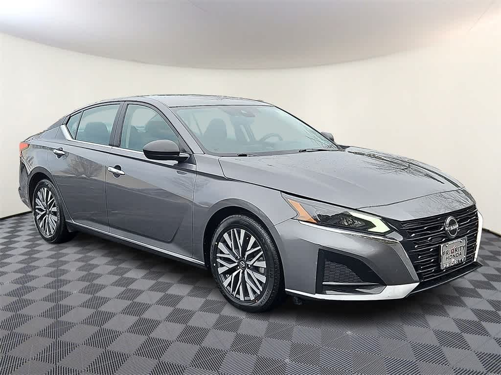 Thumbnail: 2024 Nissan Altima - 3