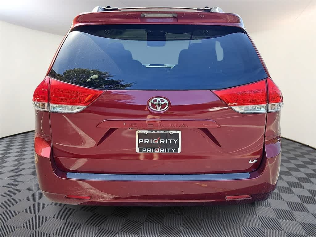 Thumbnail: 2011 Toyota Sienna - 5