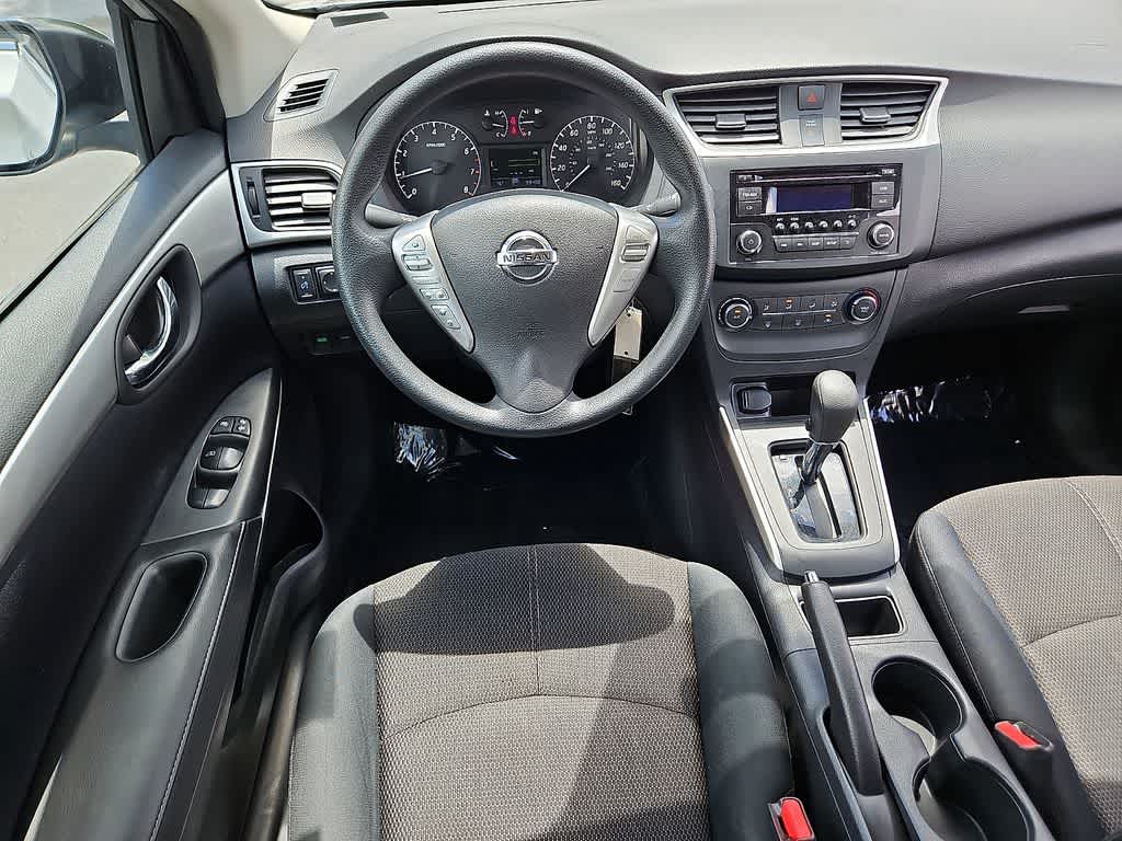 Thumbnail: 2016 Nissan Sentra - 11