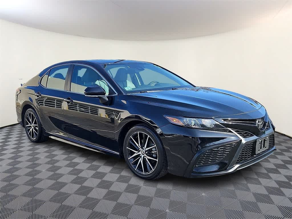 Thumbnail: 2022 Toyota Camry - 3