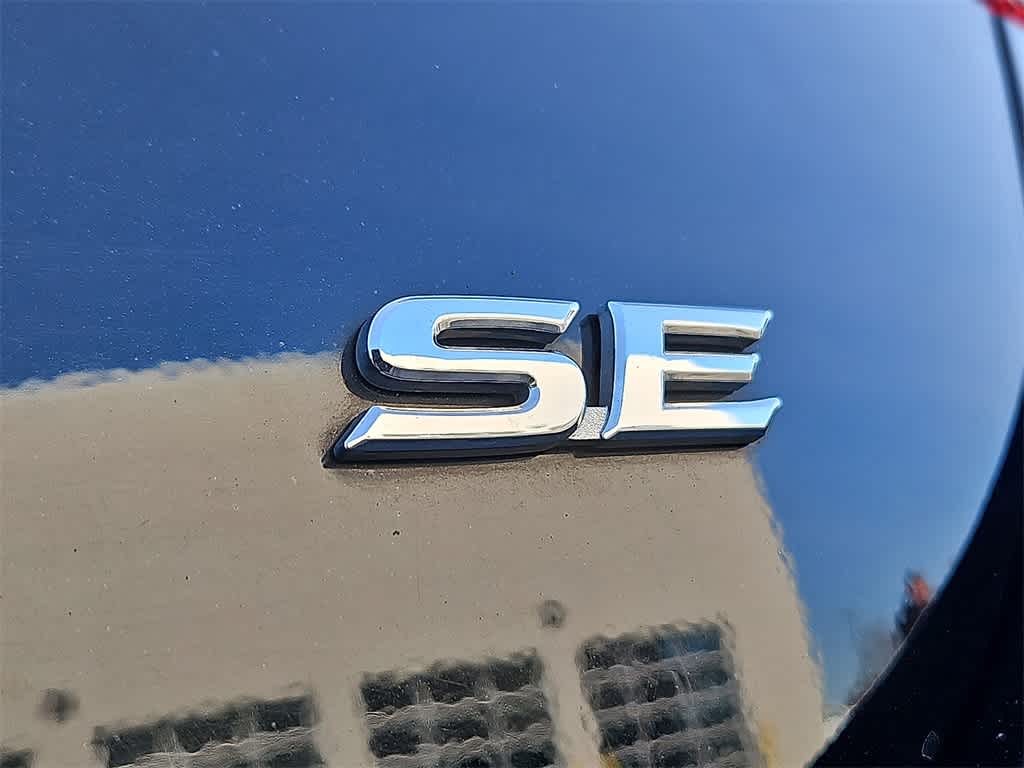 Thumbnail: 2022 Toyota Camry - 30