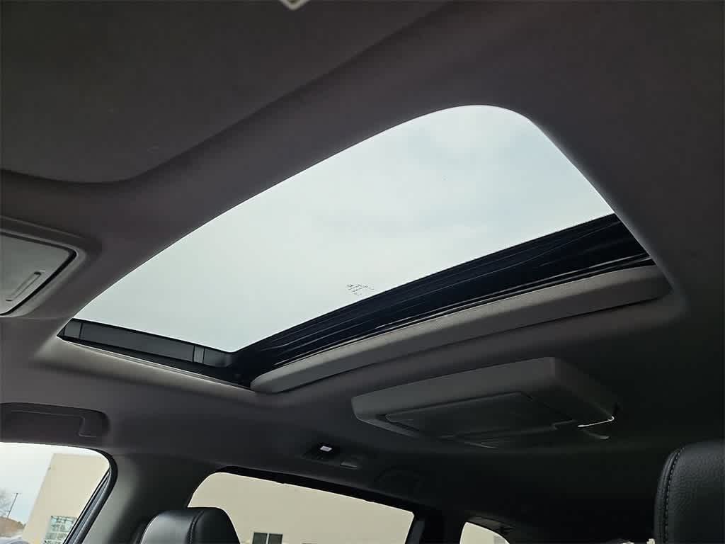 Thumbnail: 2023 Honda Odyssey - 13