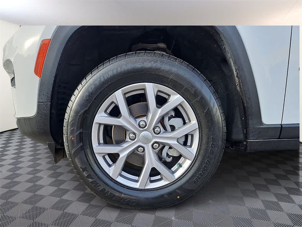 Thumbnail: 2022 Jeep Grand Cherokee - 8