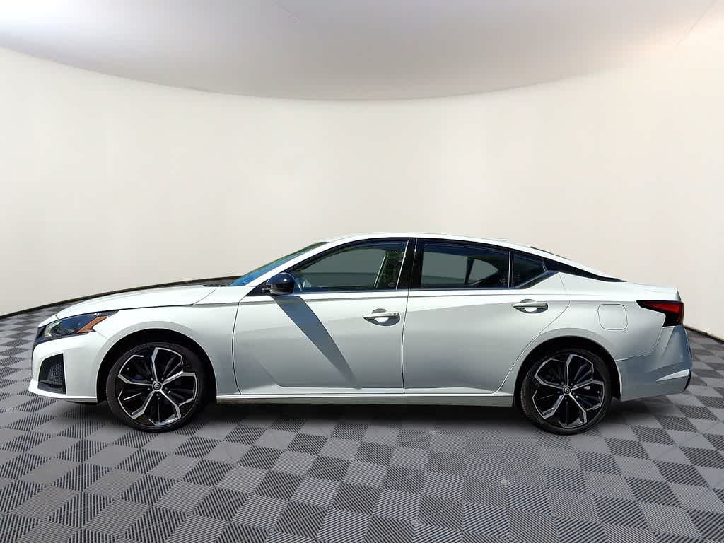 Thumbnail: 2023 Nissan Altima - 7
