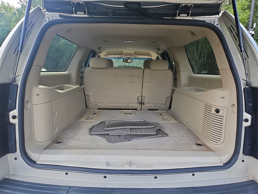 Thumbnail: 2009 Chevrolet Suburban - 29
