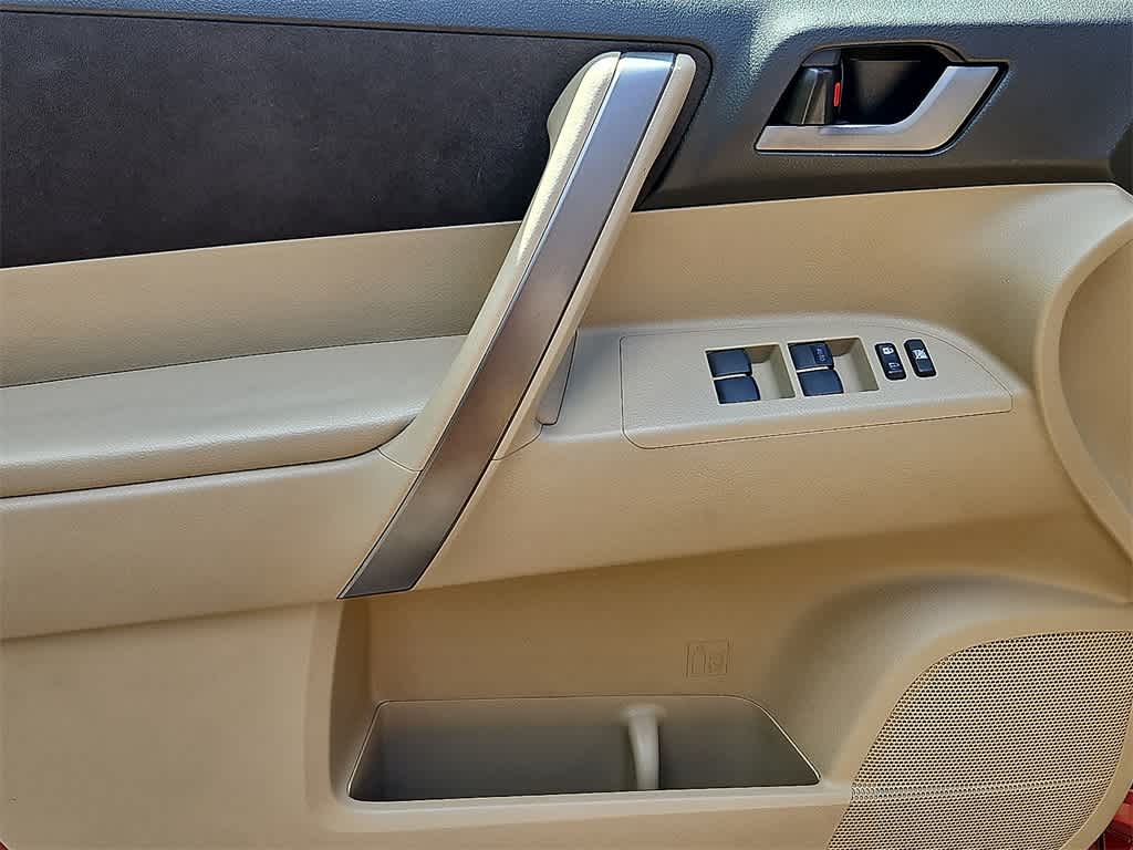 Thumbnail: 2009 Toyota Highlander - 12