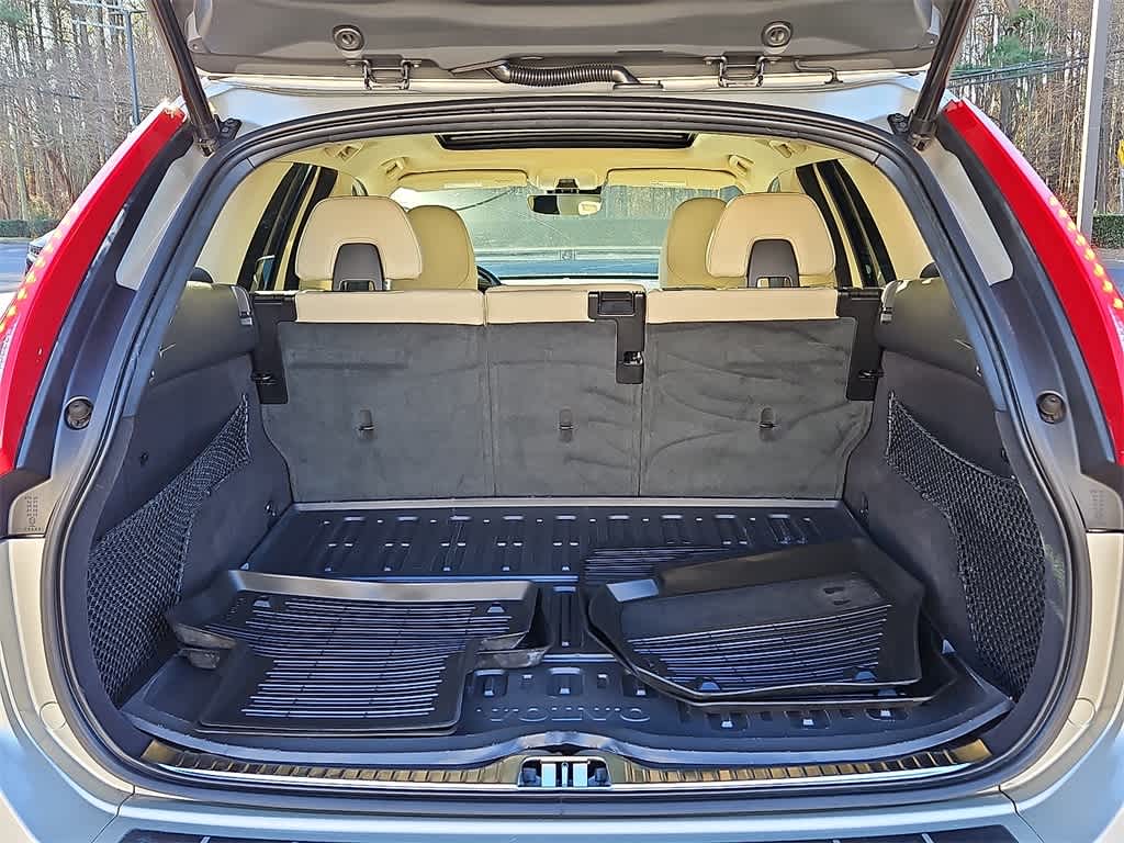 Thumbnail: 2017 Volvo XC60 - 24