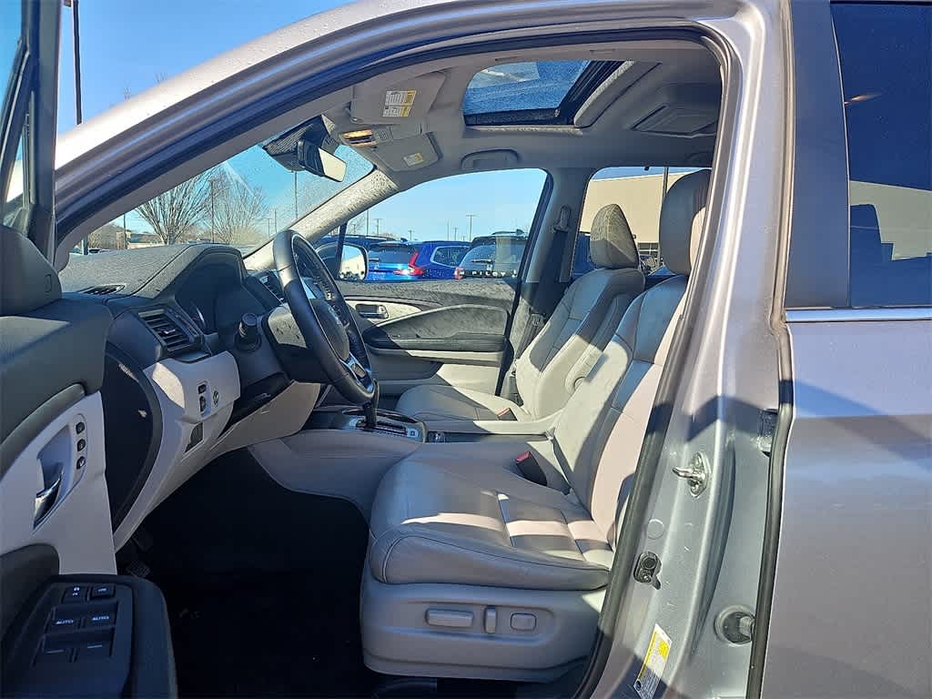 Thumbnail: 2019 Honda Pilot - 12