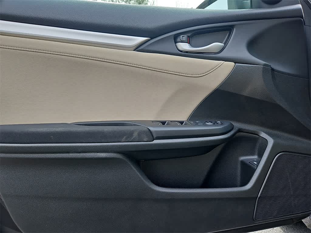 Thumbnail: 2016 Honda Civic - 11