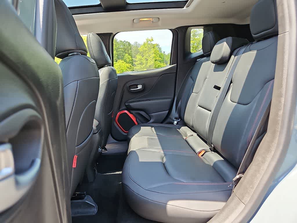 Thumbnail: 2018 Jeep Renegade - 10