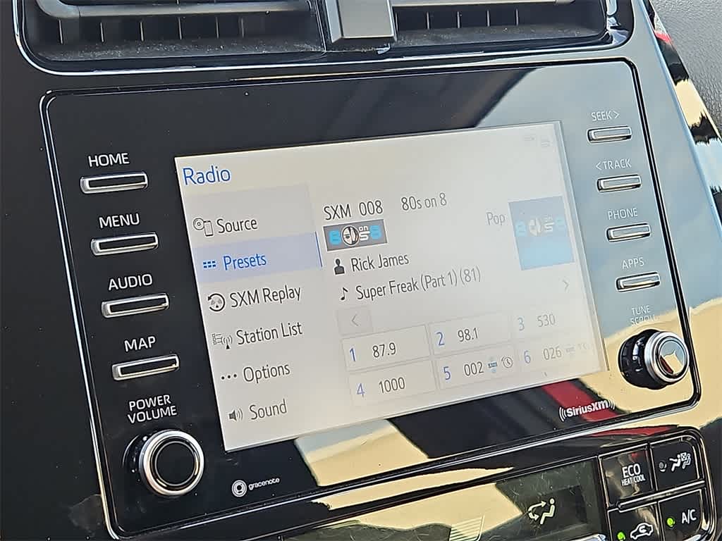 Thumbnail: 2022 Toyota Prius - 15