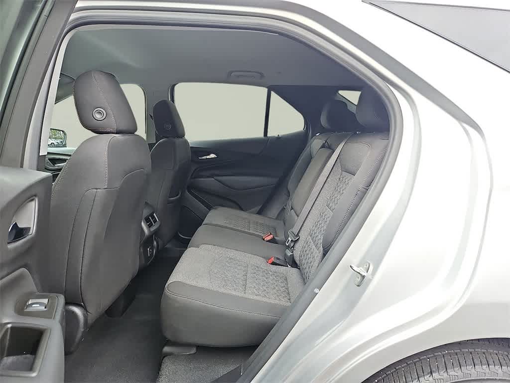 Thumbnail: 2022 Chevrolet Equinox - 8