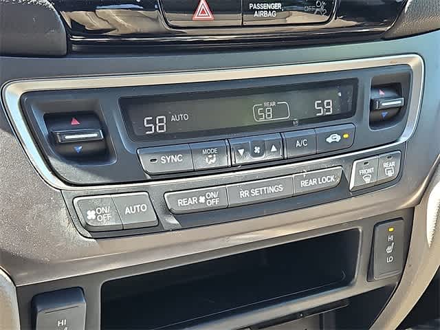 Thumbnail: 2017 Honda Pilot - 17