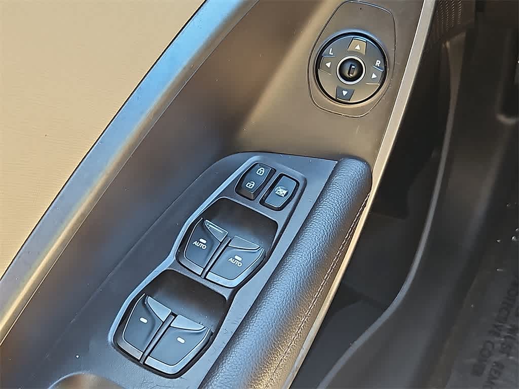 Thumbnail: 2017 Hyundai Santa Fe - 23