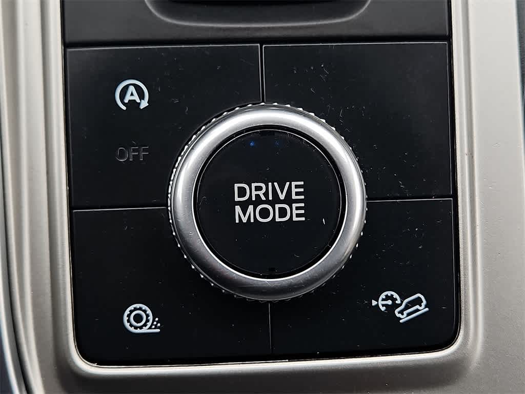 Thumbnail: 2020 Ford Explorer - 26