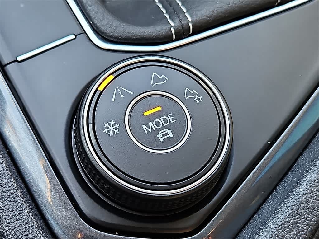 Thumbnail: 2022 Volkswagen Tiguan - 22