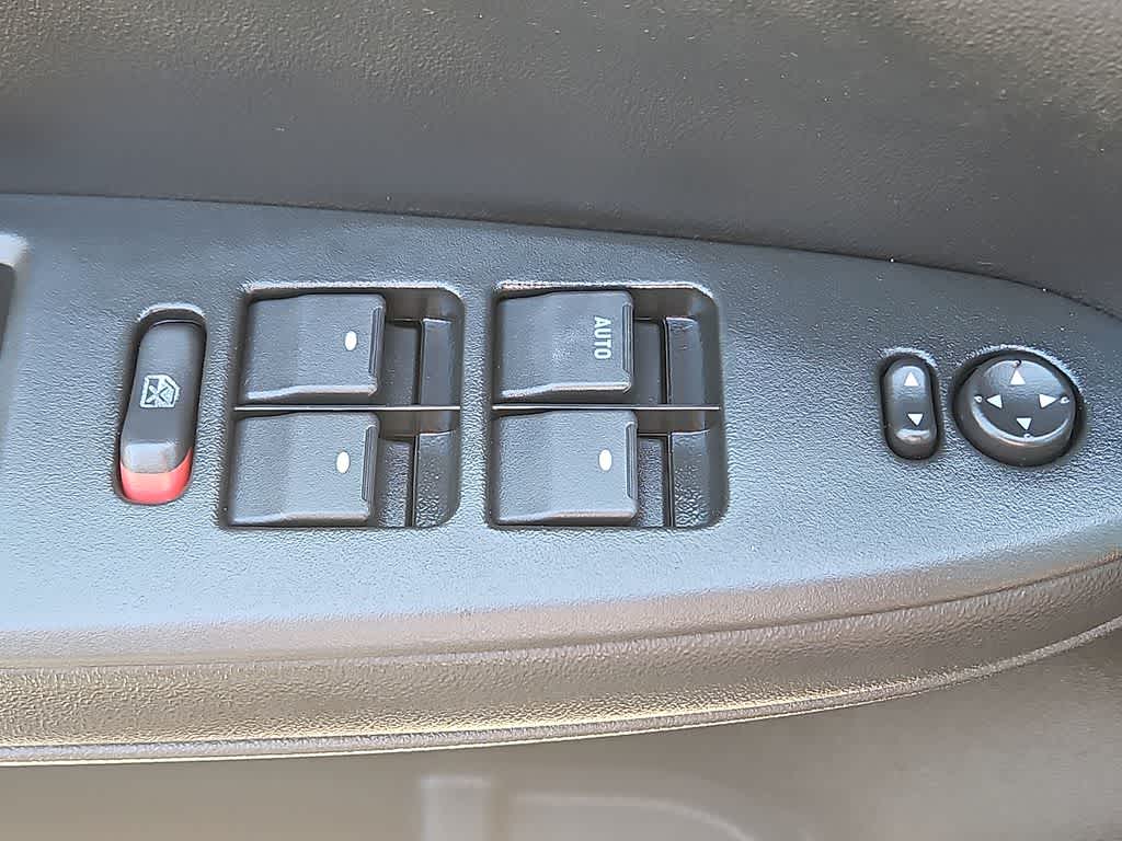 Thumbnail: 2011 Chevrolet Impala - 21