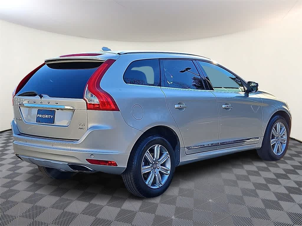 Thumbnail: 2017 Volvo XC60 - 4